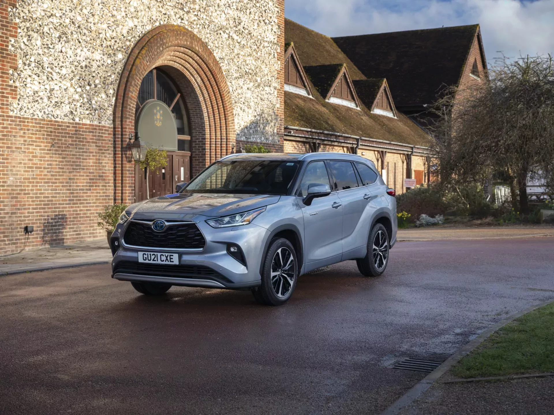 Toyota Highlander ceny cena silnik spalanie moc osiągi używane otomoto rocznik SUV