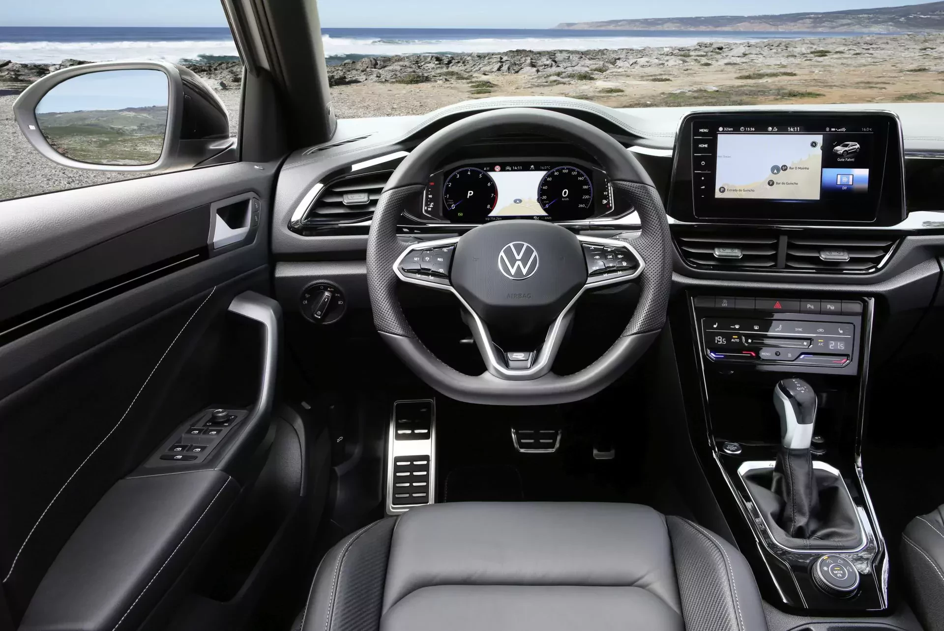 Volkswagen T-Roc silnik cena spalanie SUV wyniki sprzedaży moc