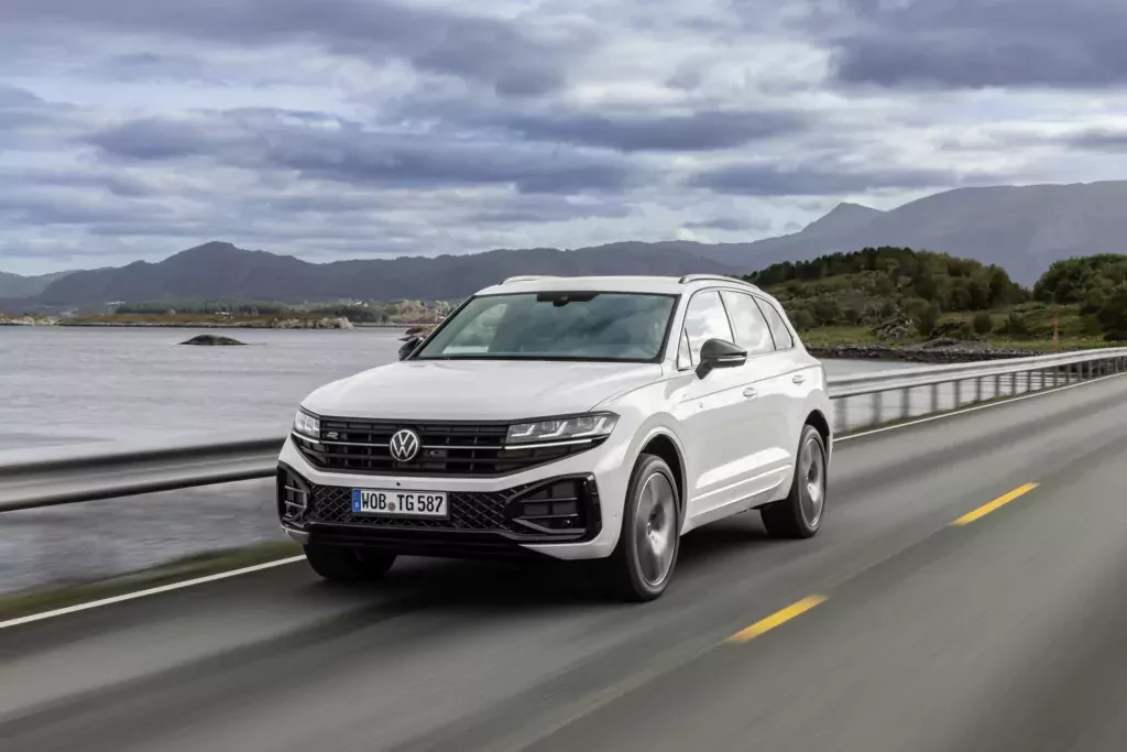 Volkswagen Touareg cena silnik spalanie moc Porsche ceny otomoto używany