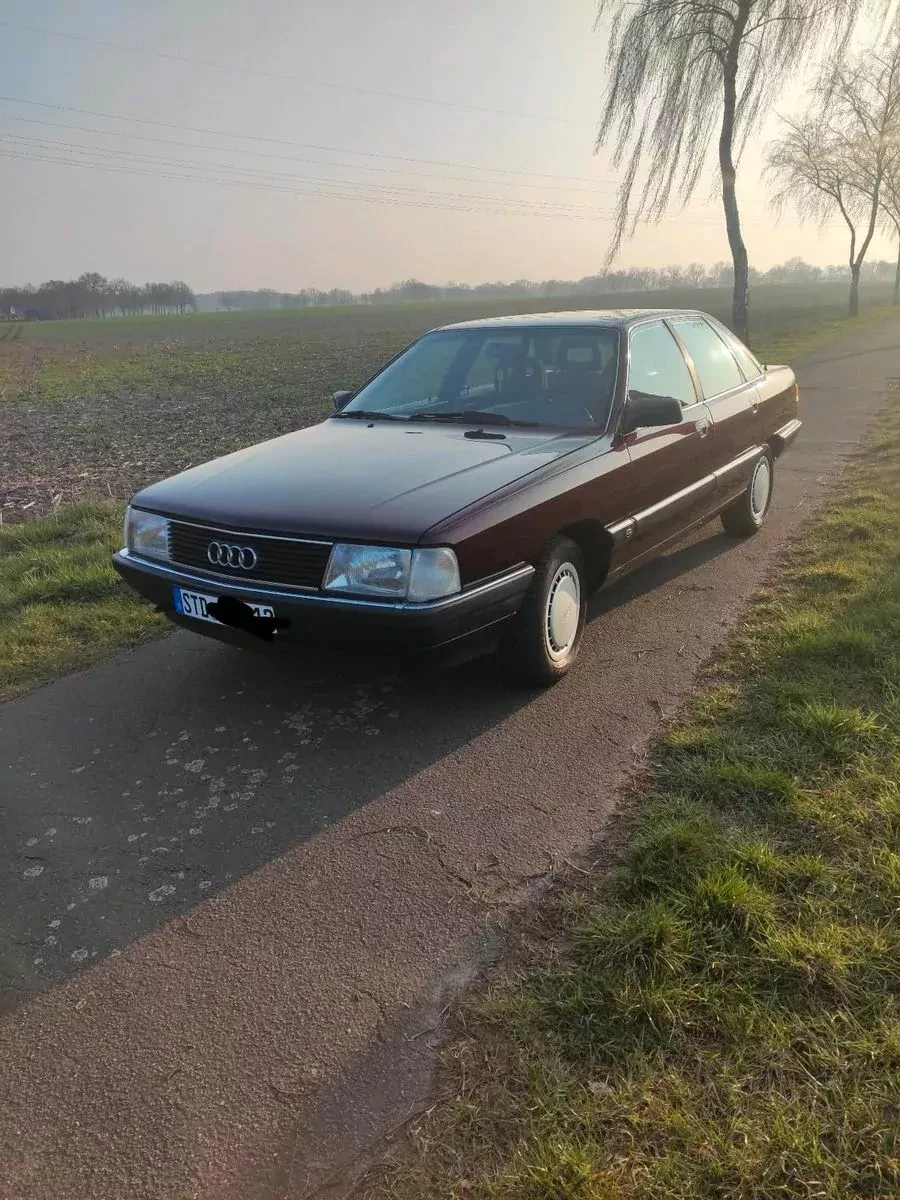 audi-100-cygaro-5-cylindrow