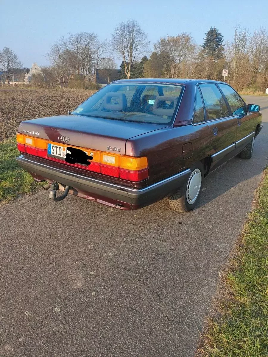 audi-100-cygaro-5-cylindrow