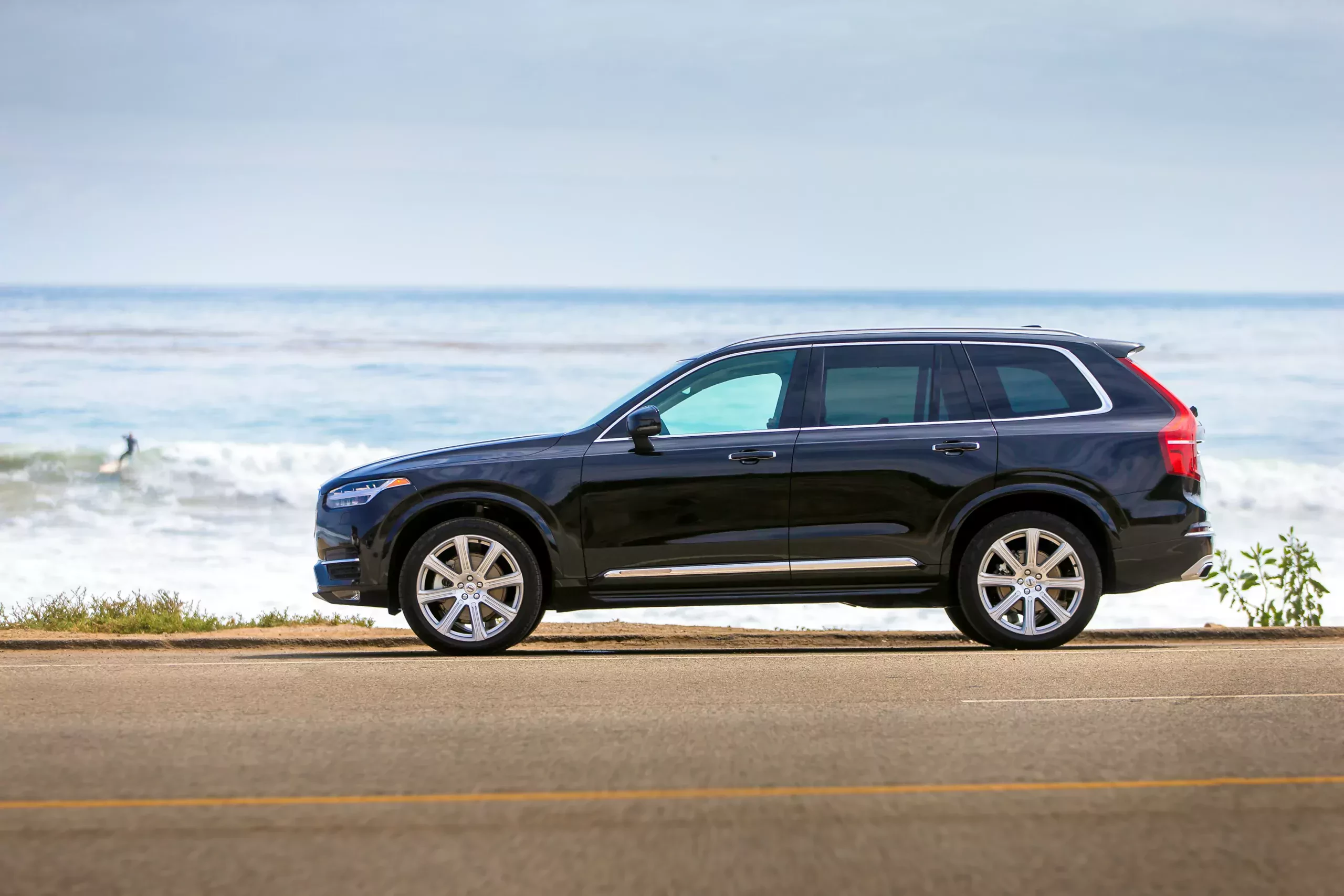 bezpieczny-suv-volvo-xc90
