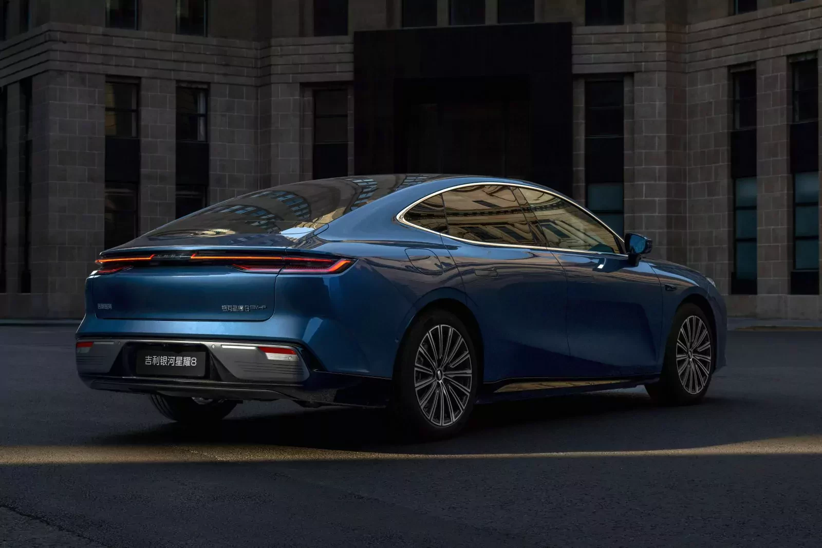 geely-galaxy-starship-8-sedan