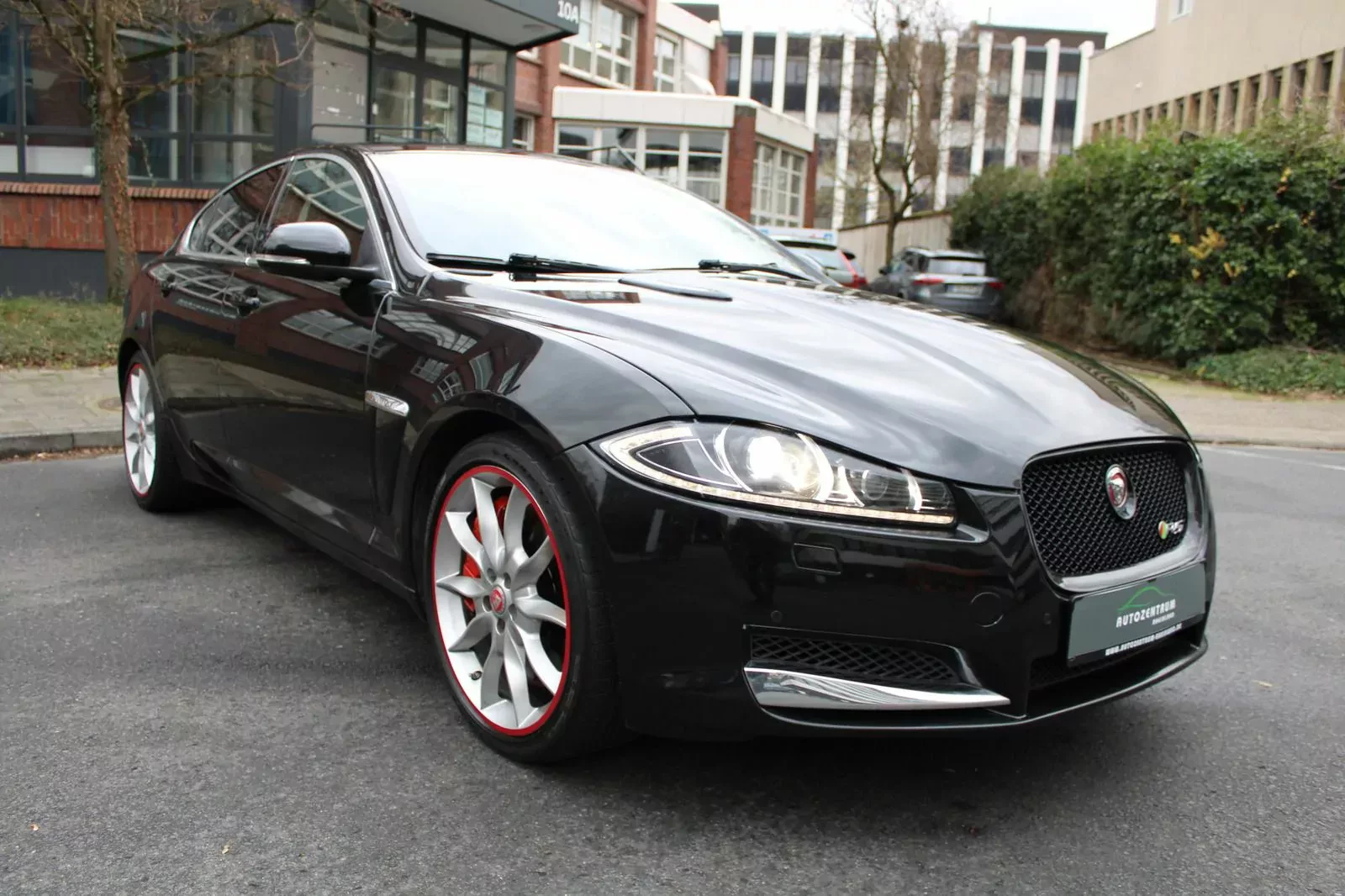 jaguar-xfr-super-sedan