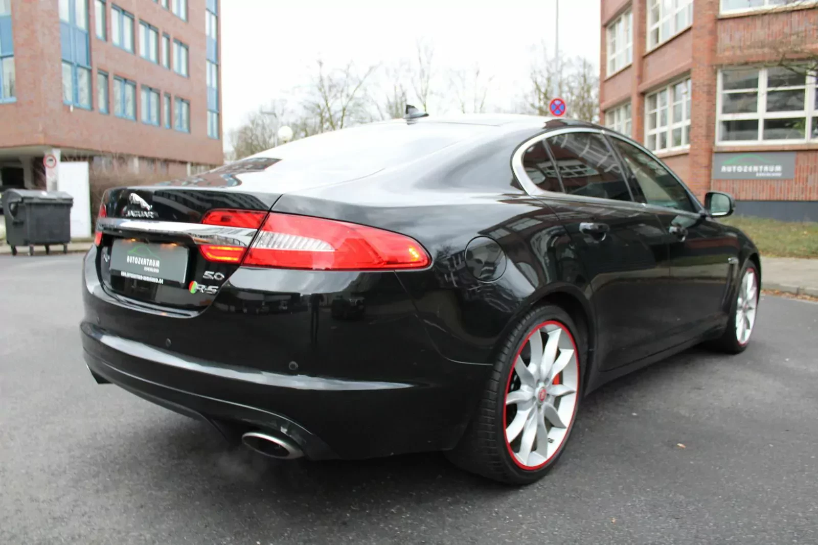 jaguar-xfr-super-sedan