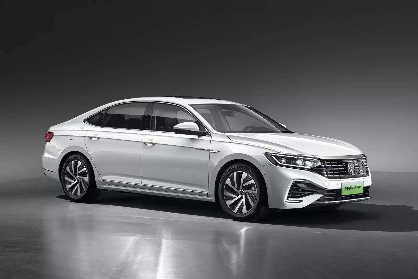 odswiezony-volkswagen-passat-hybryda