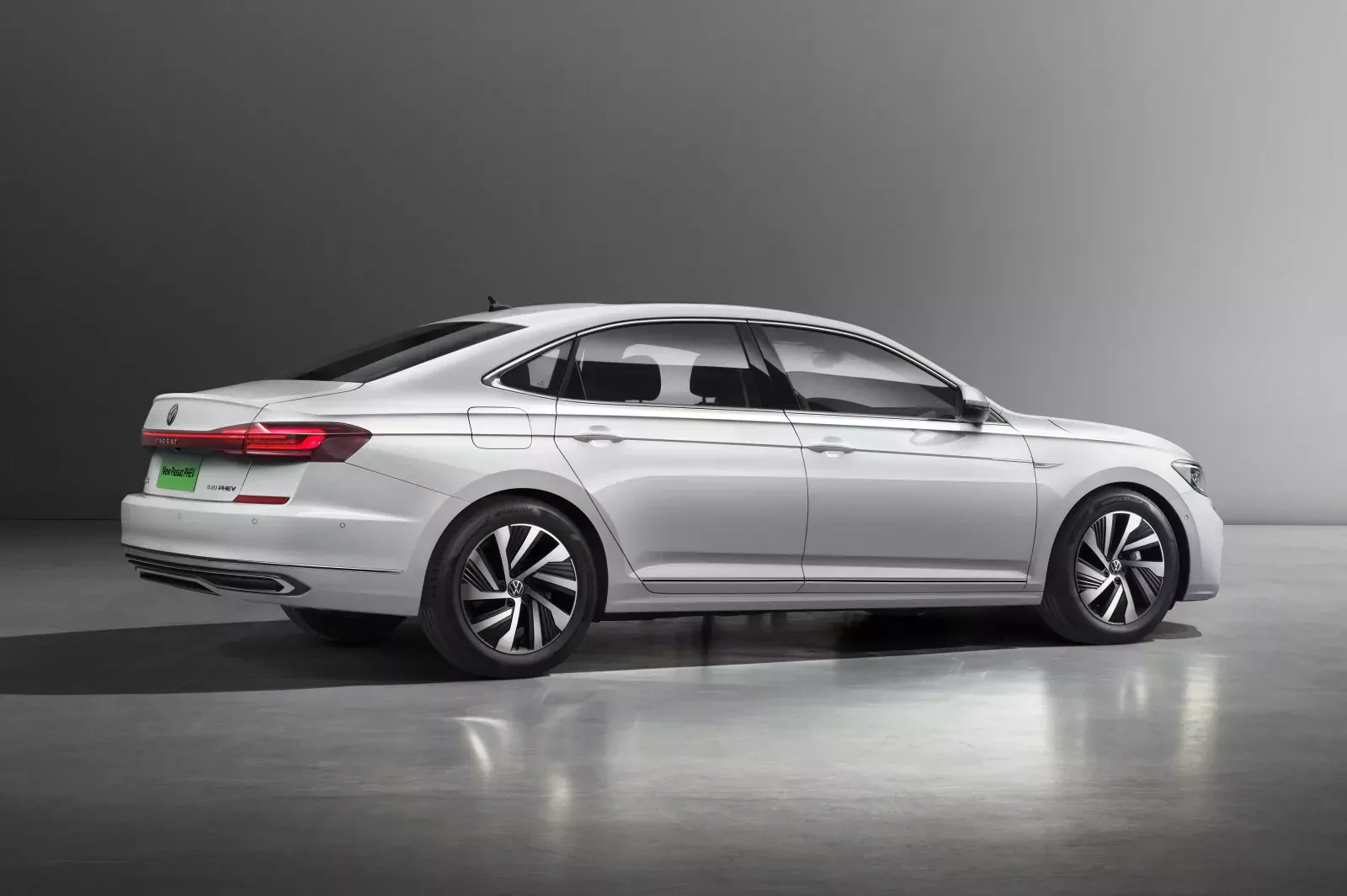 odswiezony-volkswagen-passat-hybryda