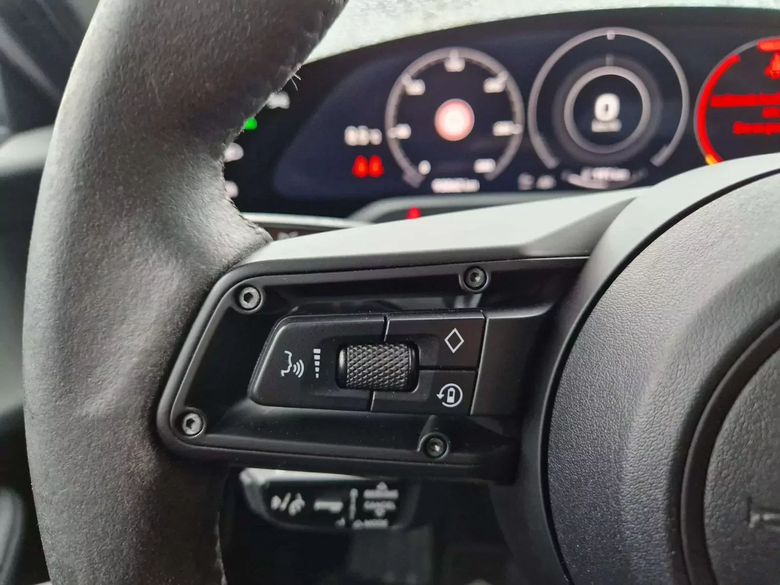 porsche-taycan-2020-za-niska-kwote