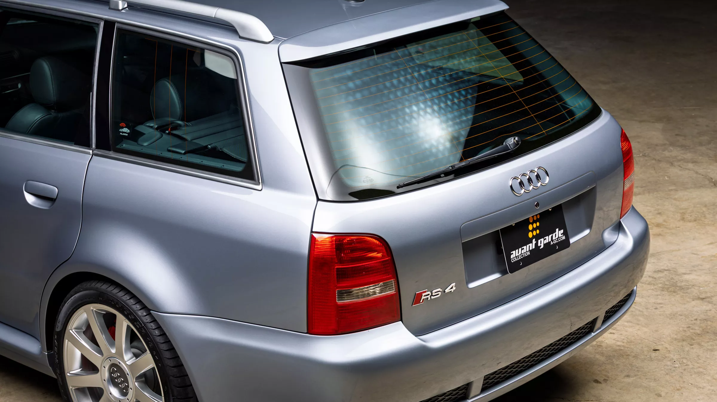 2002-Audi-RS4-exterior-00010