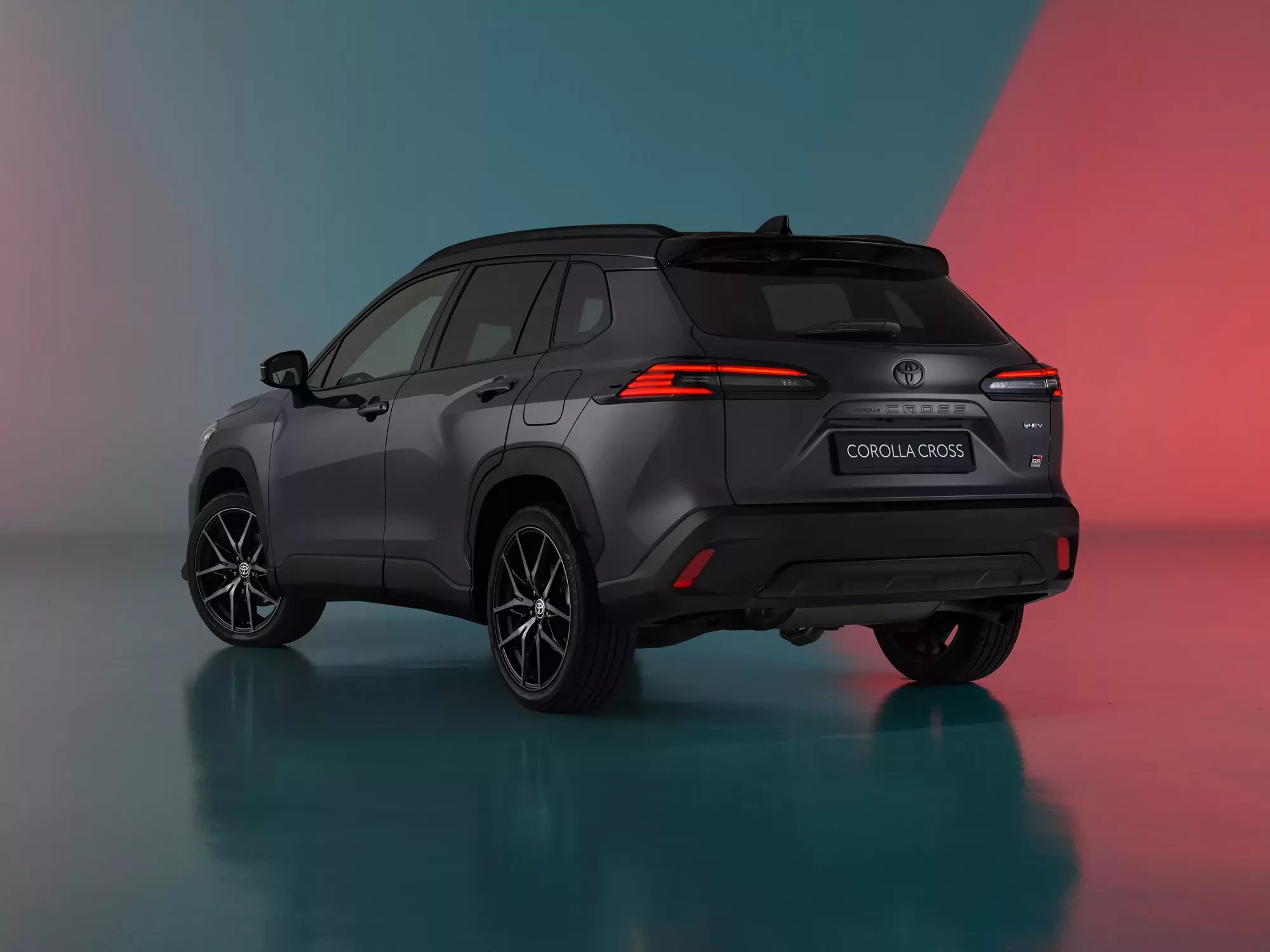 Toyota Corolla Cross GR Sport lifting 2025