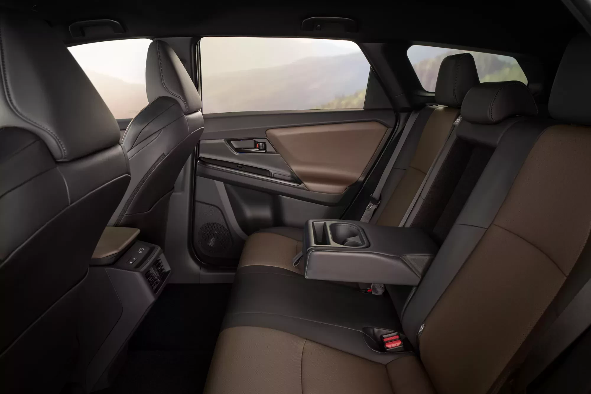 Toyota bZ4X Touring / tylna kanapa