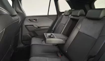 Toyota RAV4 2026 SUV tylna kanapa