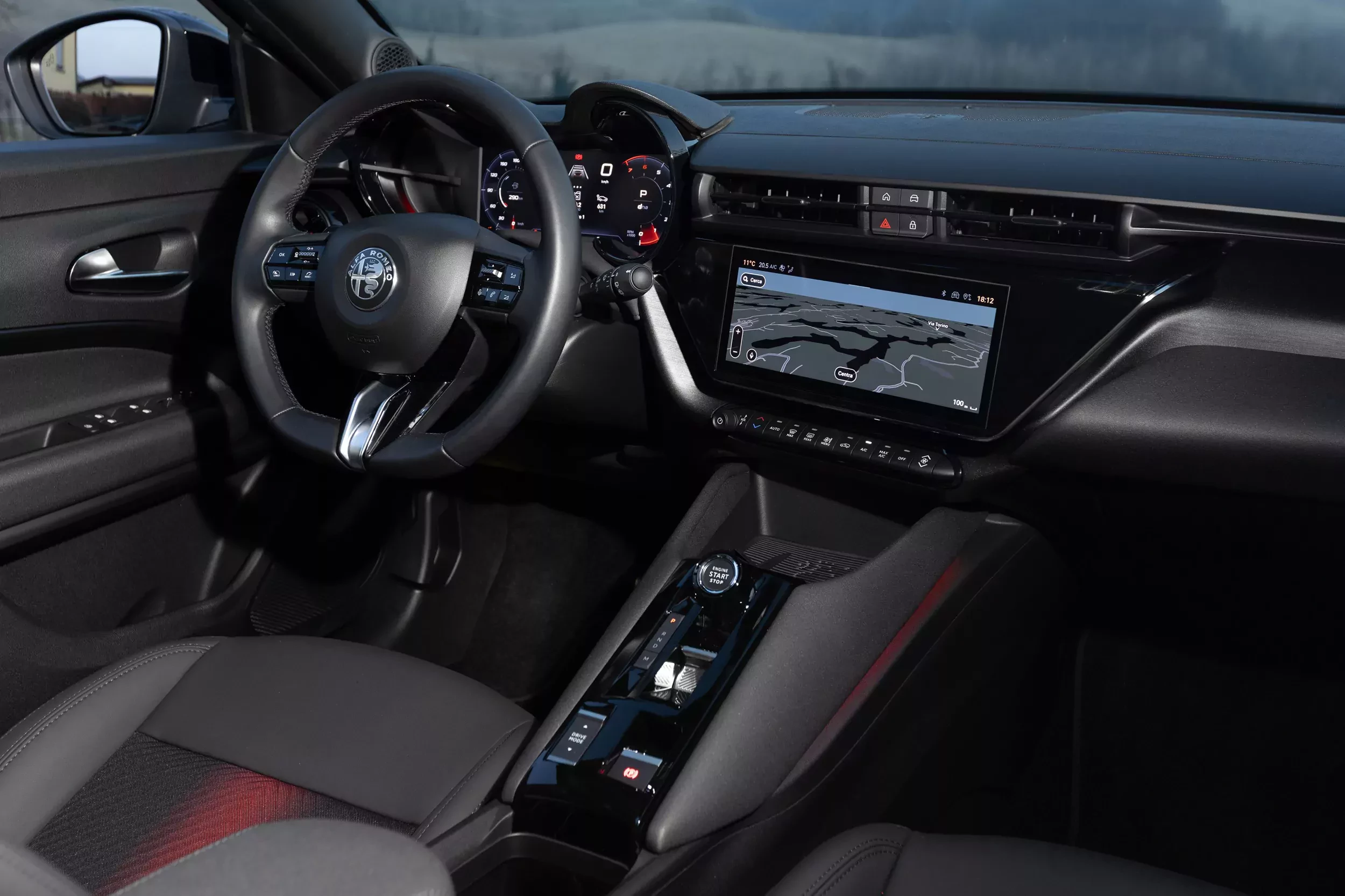 Alfa Romeo Junior IbridaQ4