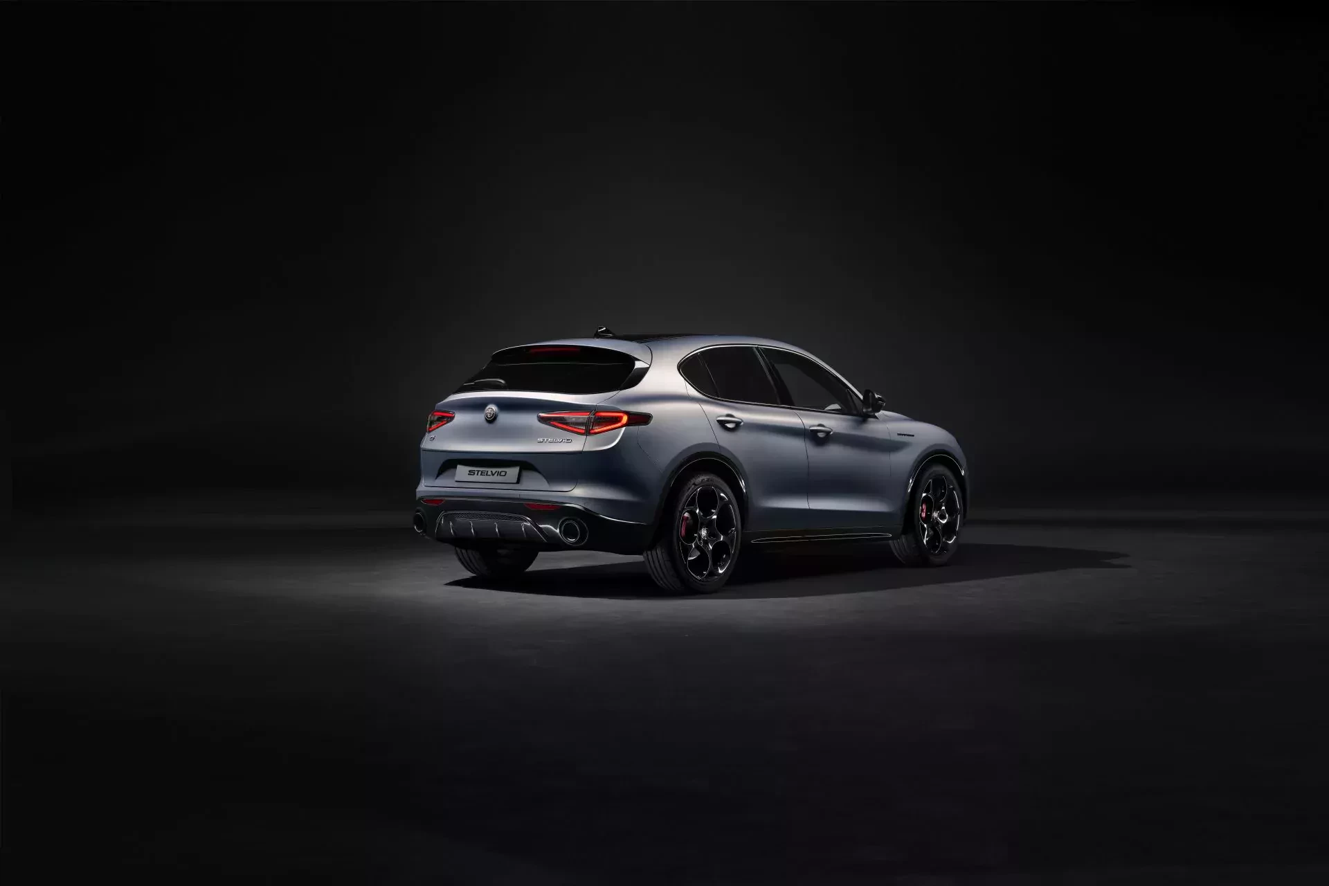 Alfa Romeo Stelvio silnik cena moc spalanie osiągi Quadrifoglio nowy używany