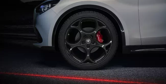 Alfa Romeo Stelvio silnik cena moc spalanie osiągi Quadrifoglio nowy używany