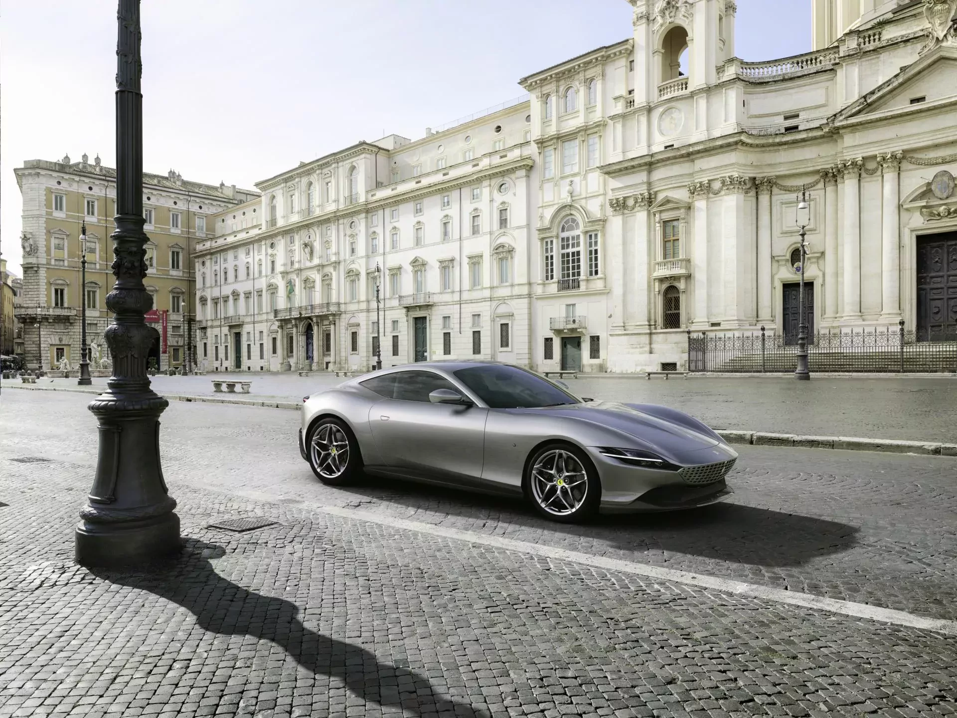 Ferrari Roma najtańsze ceny cena używane nowe za ile