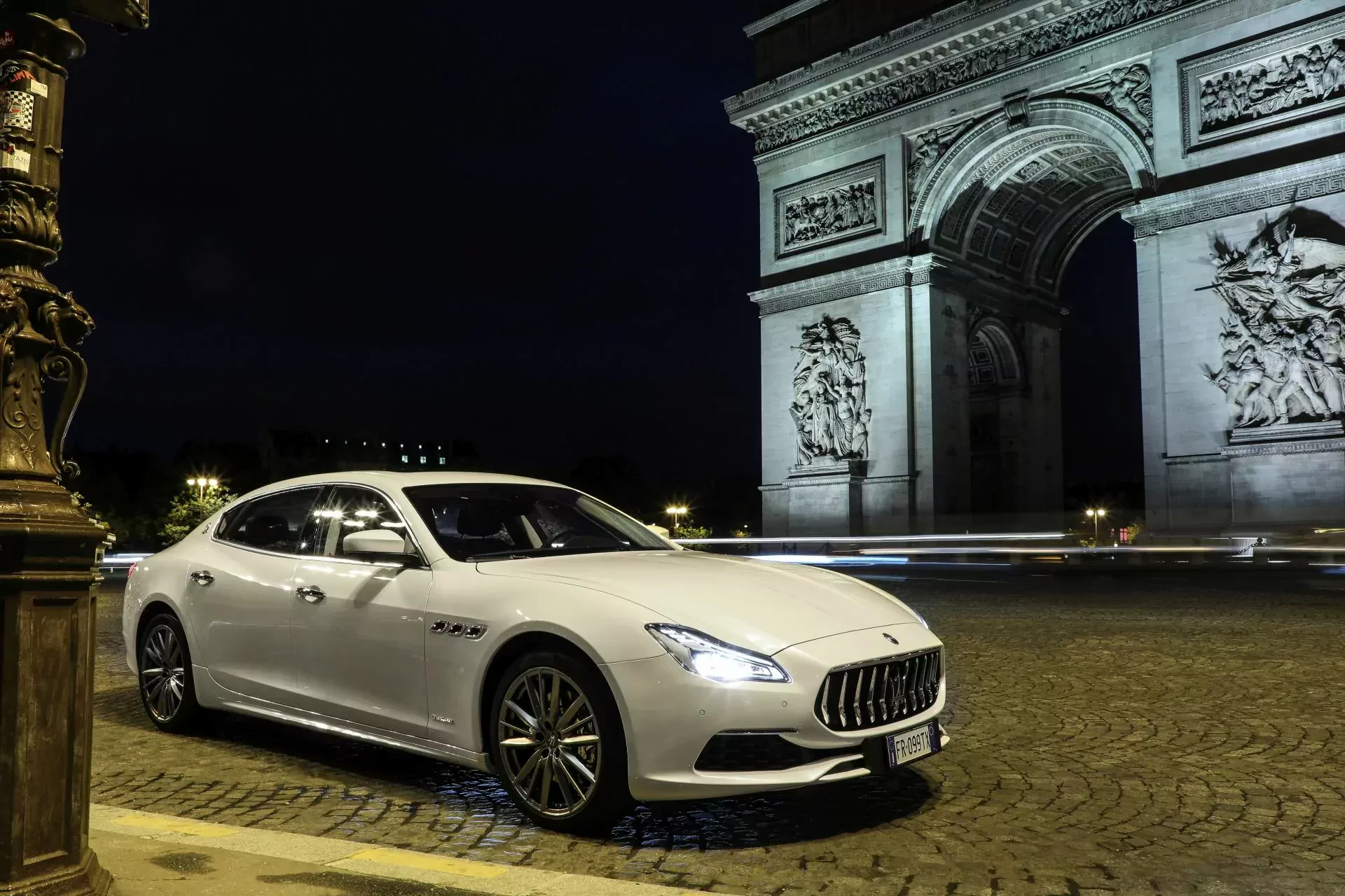 Maserati Quattroporte ceny cena silnik moc osiągi używany