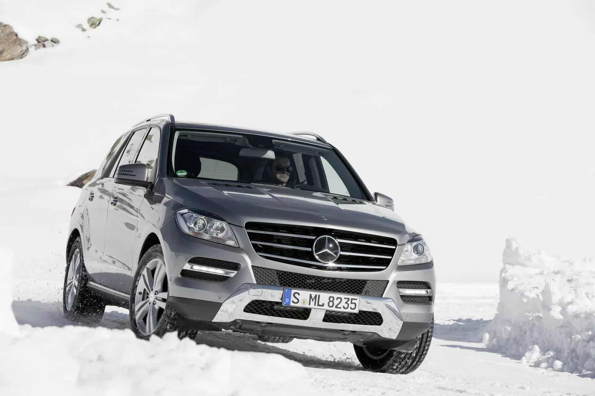 Mercedes ML SUV cena silnik spalanie osiągi benzyna diesel