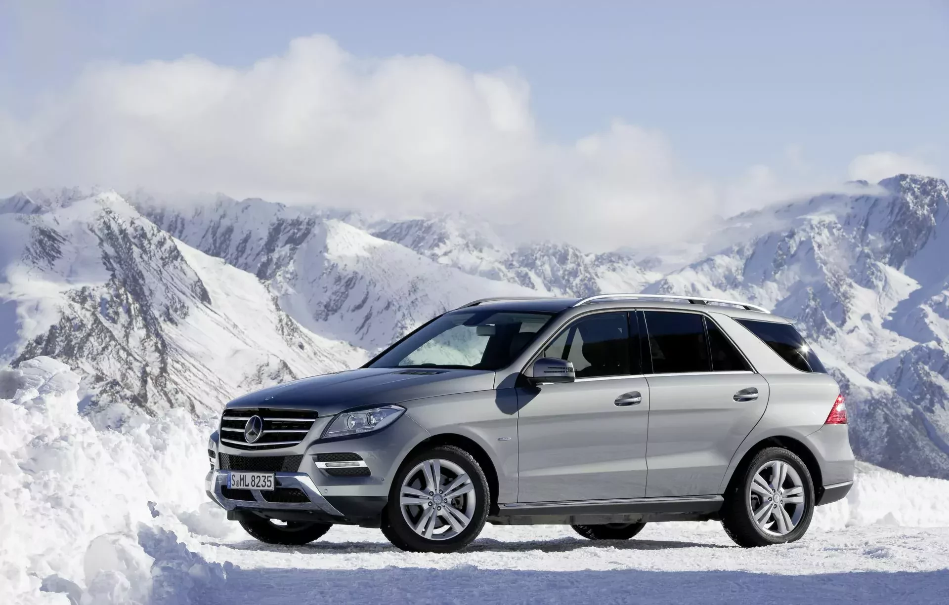 Mercedes ML SUV cena silnik spalanie osiągi benzyna diesel