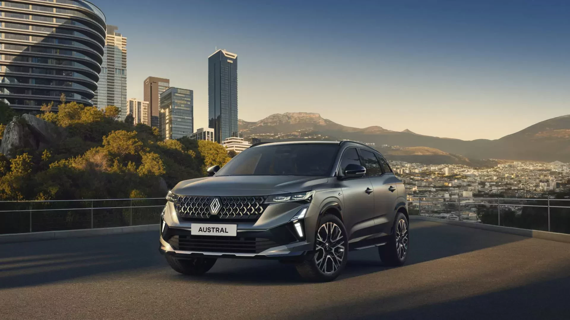 Renault Austral SUV cena silnik spalanie nowy używany hybryda