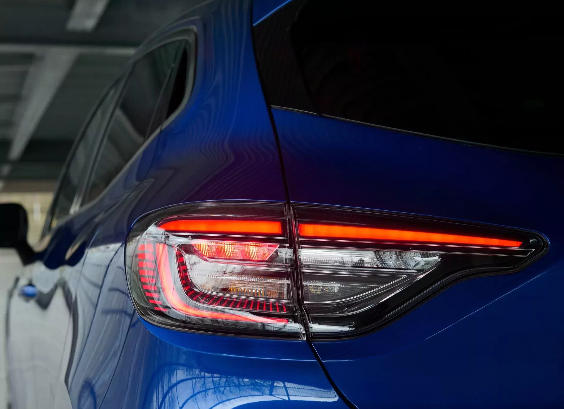 Salony Renault tak przeceniły swój hit, iż choćby w Dacii złapali się tu za głowy. Cena dla biednych, wygląd dla wymagających