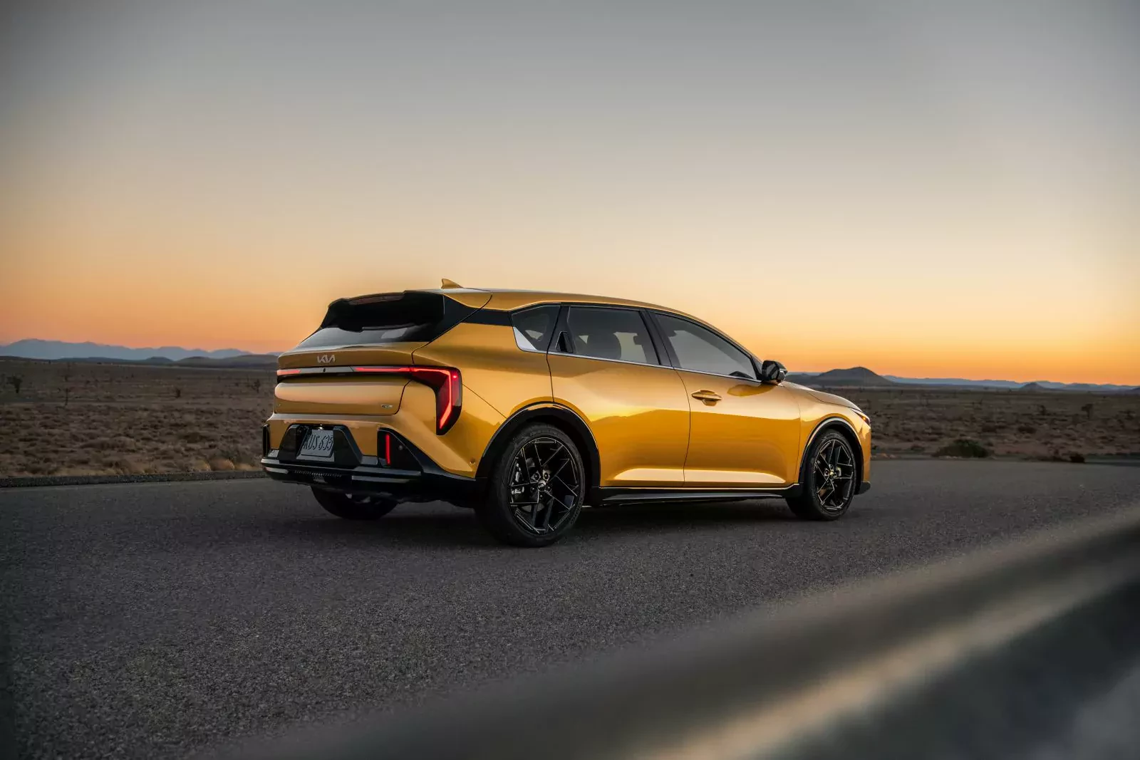 kia-k4-kombi-sedan-europa