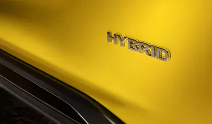 Nissan Juke miejski SUV hybrid