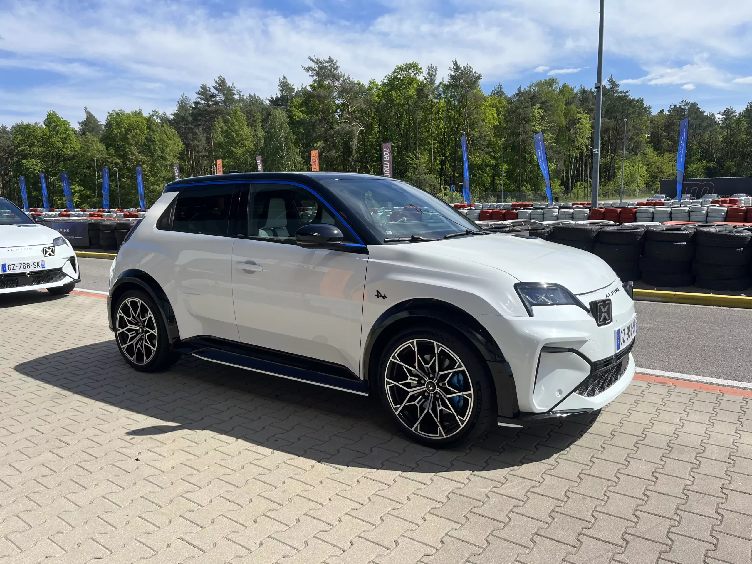 nowe-alpine-a290-2