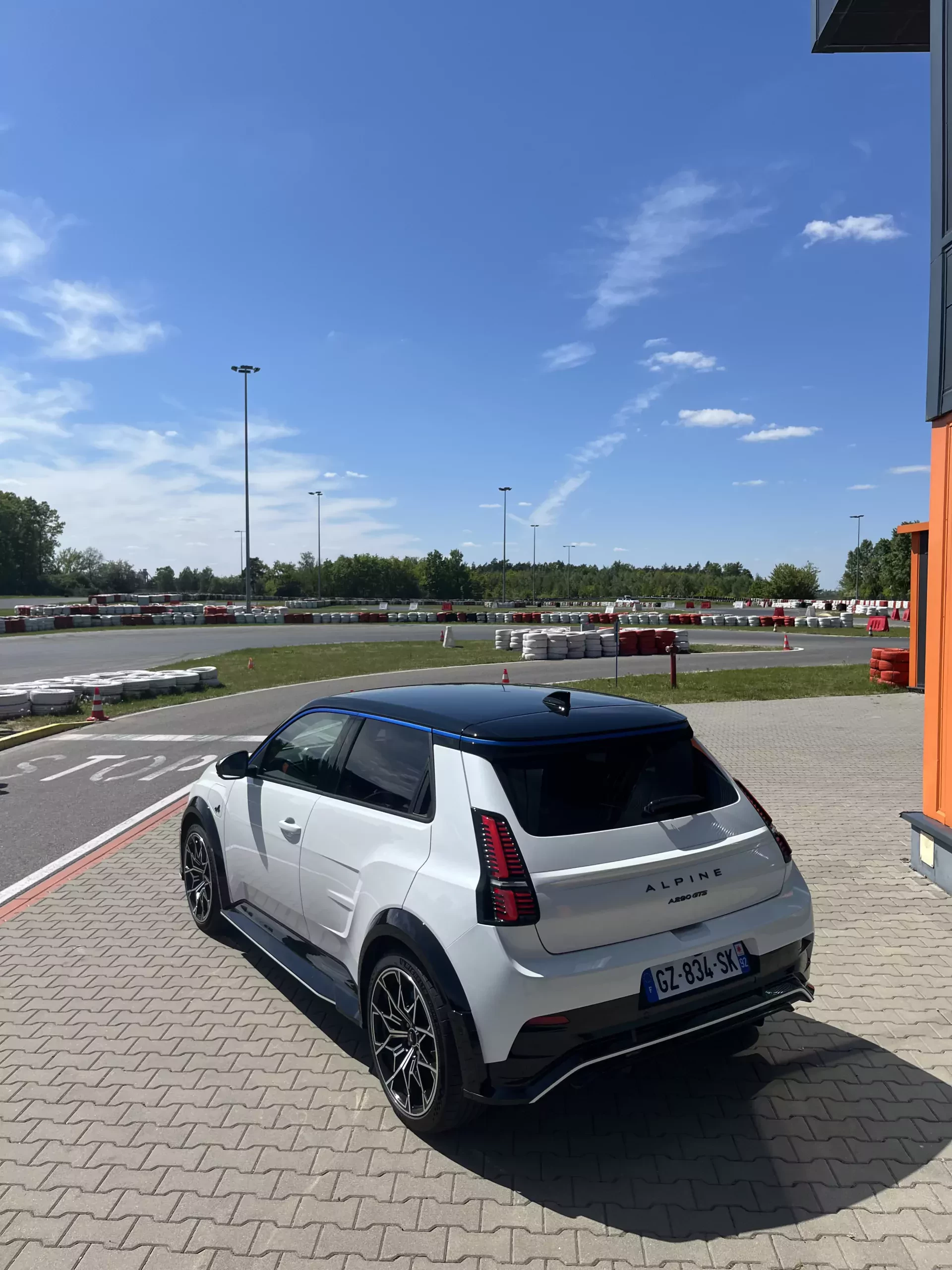 nowe-alpine-a290-2