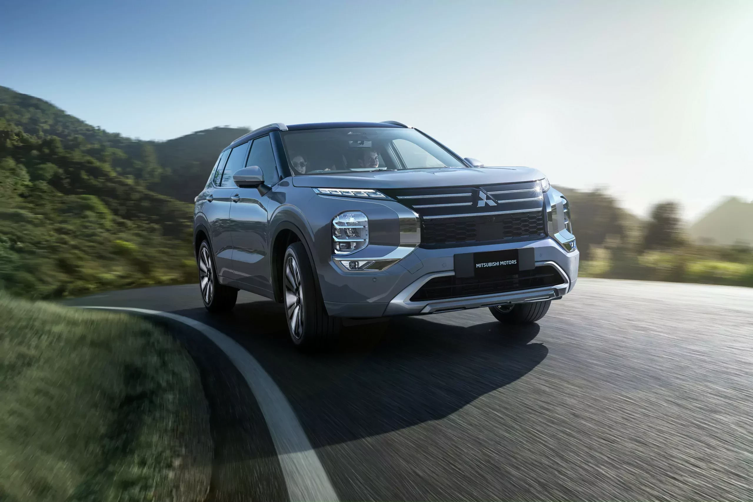 nowy-mitsubishi-oultander-suv