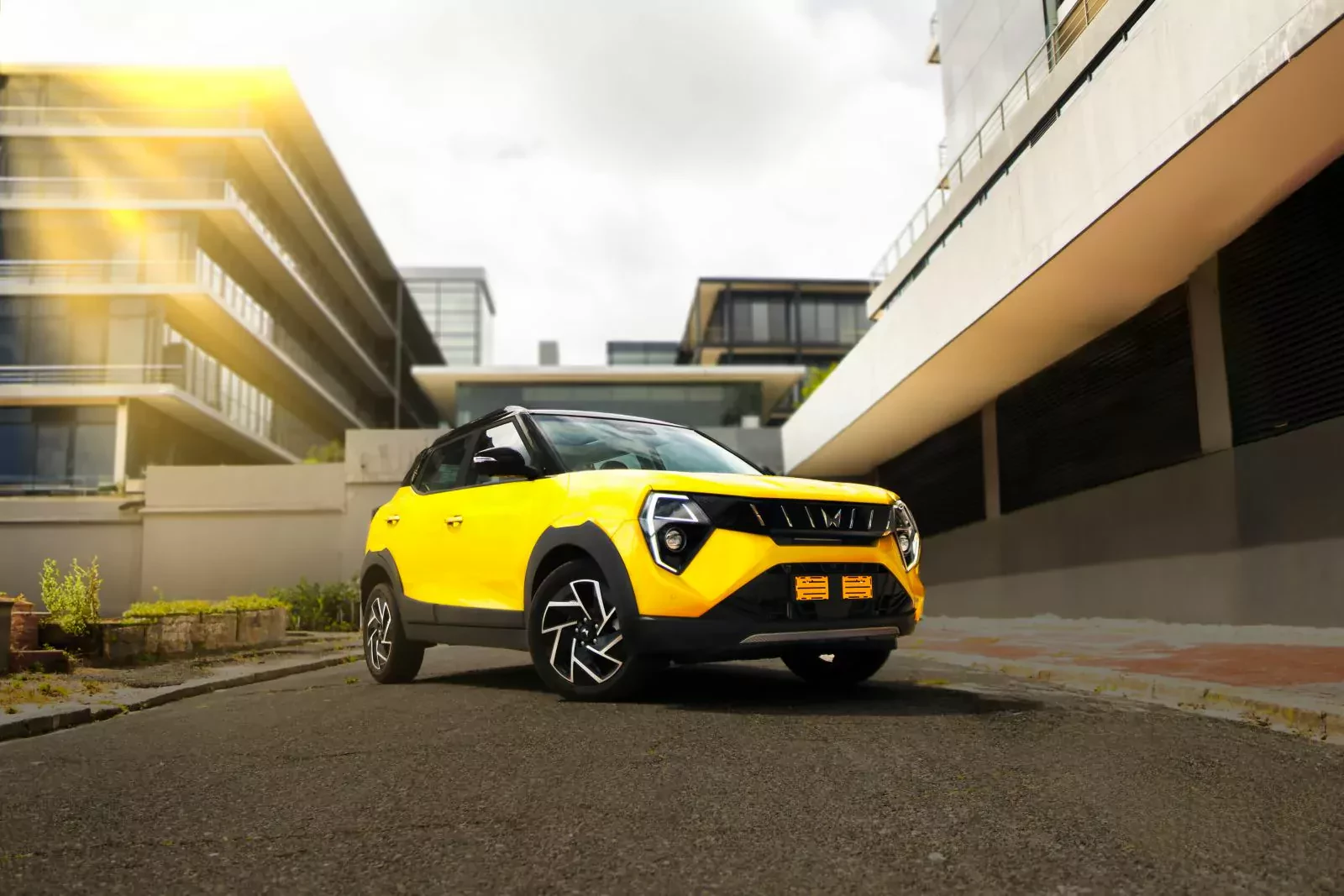 nowy-suv-mahindra-xuv