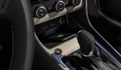 SUV Seat-Ateca-detailed-connectivity-with-box-charger