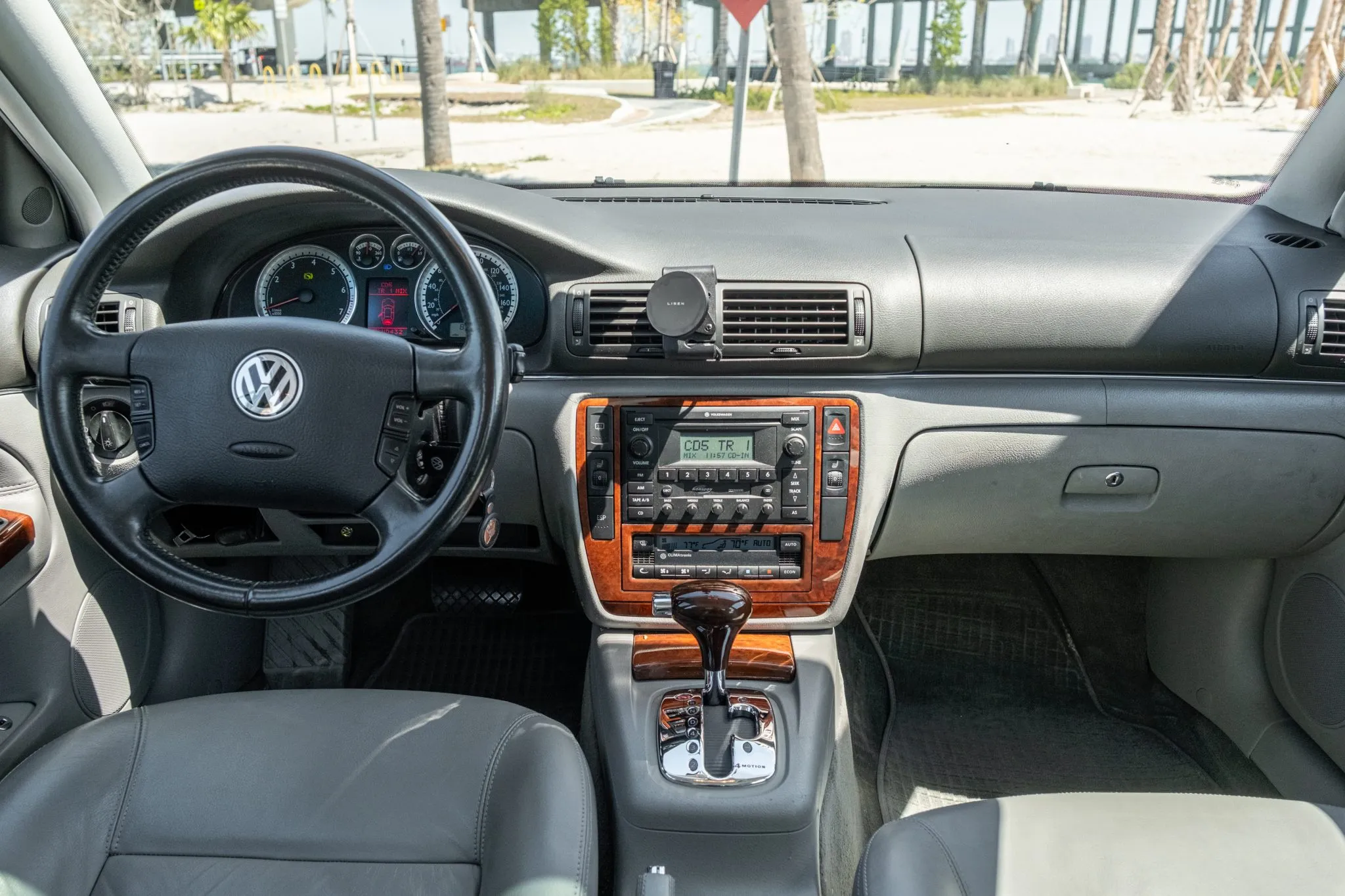 volkswagen-passat-2003-w8