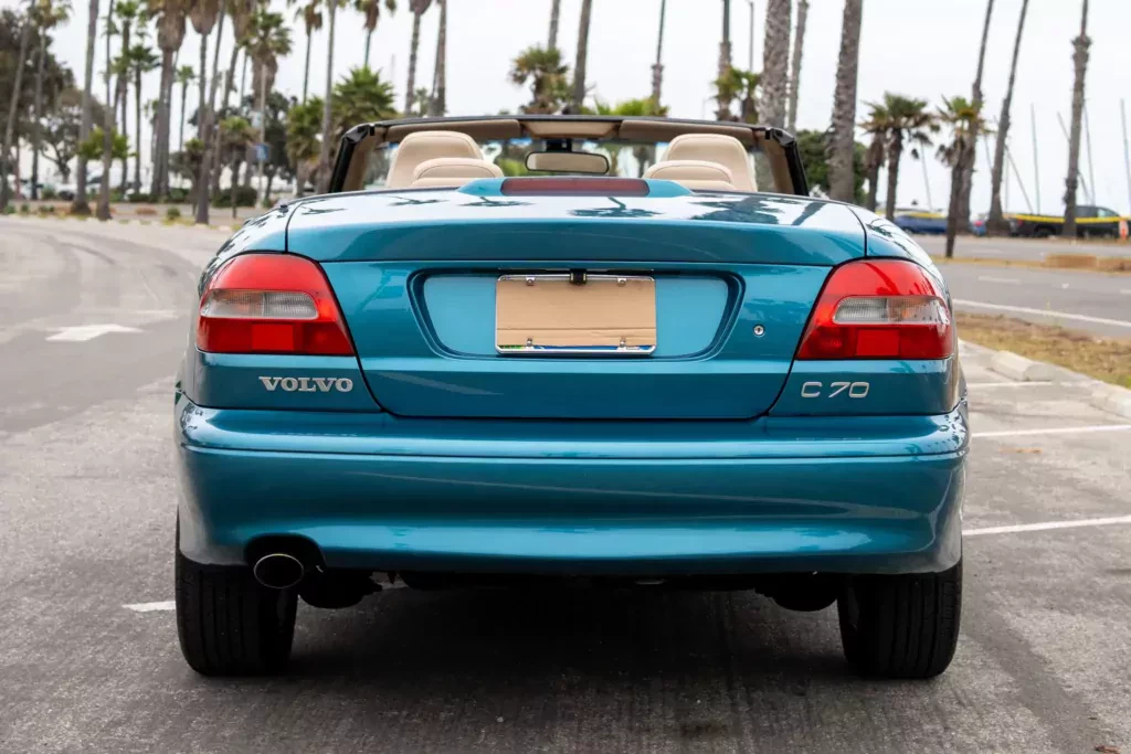 2001_volvo_c70_2001_volvo_c70_d66043de-2d0f-411e-aab2-d3b5c1164252-Dke2PH-08619-08620-scaled