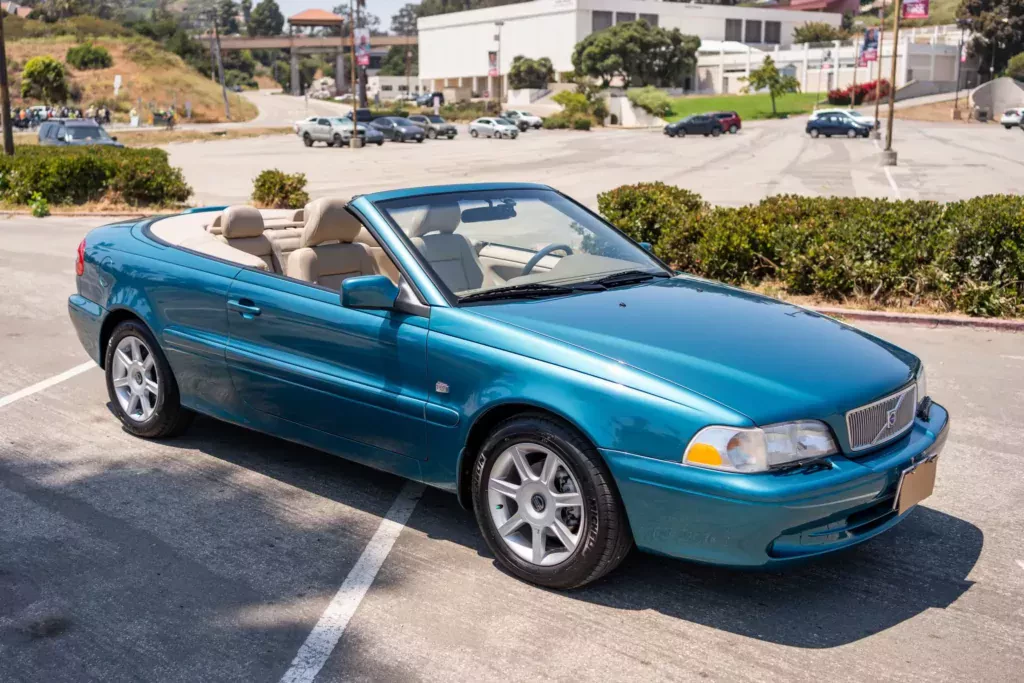 2001_volvo_c70_2001_volvo_c70_d66043de-2d0f-411e-aab2-d3b5c1164252-Dke2PH-08619-08620-scaled