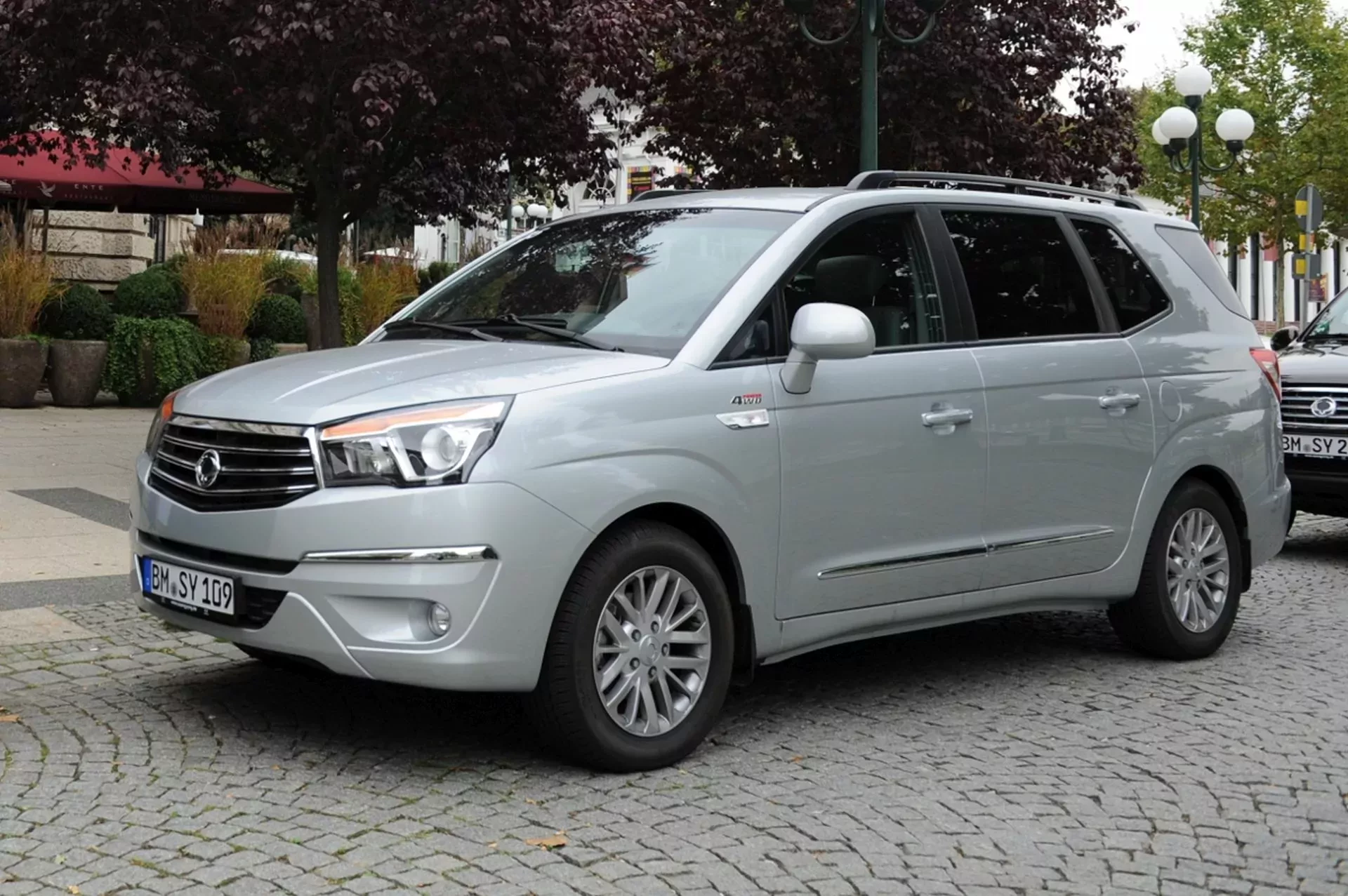 SsangYong Rodius minivan cena spalanie rodzinny ceny używany