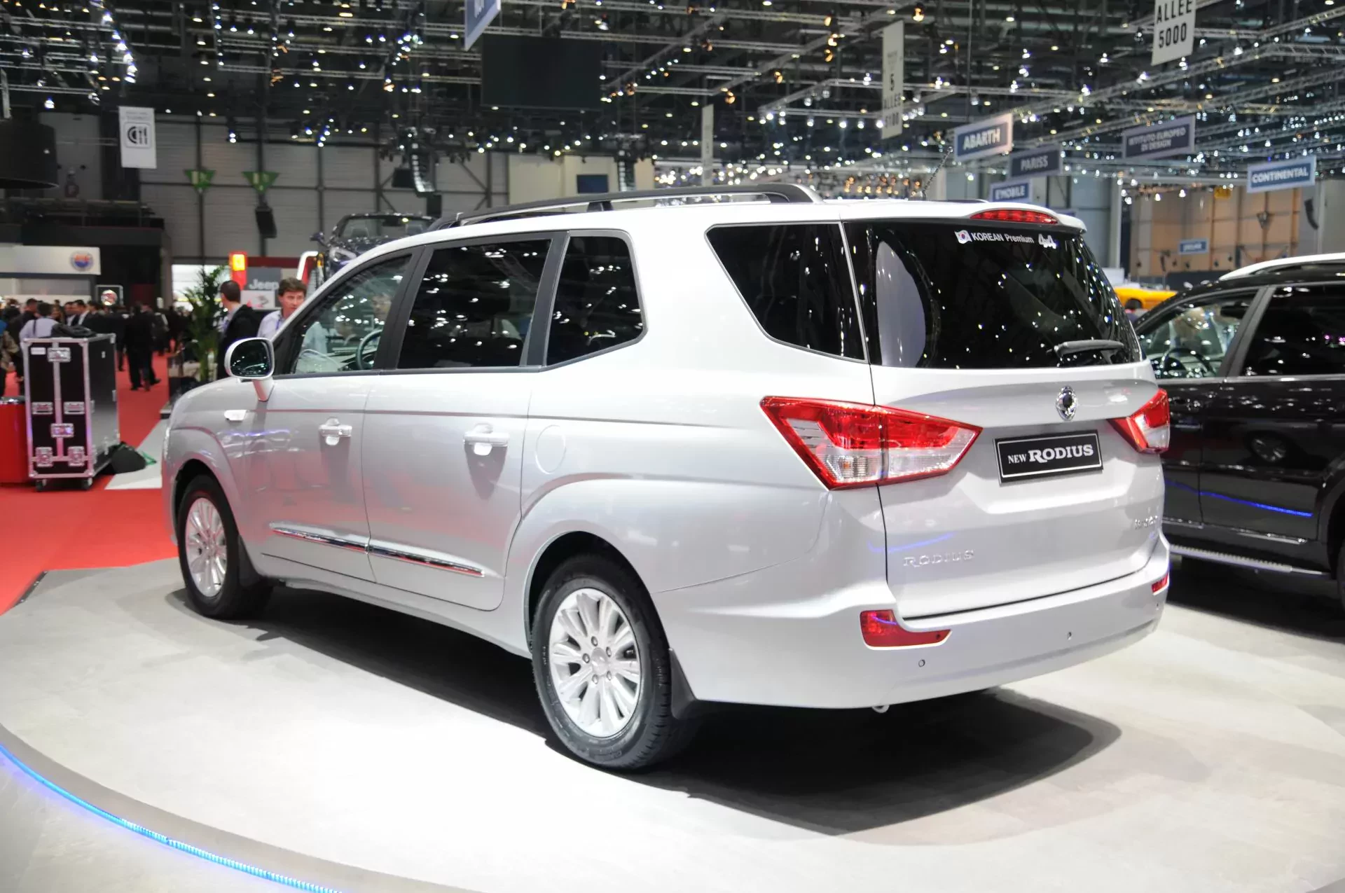SsangYong Rodius minivan cena spalanie rodzinny ceny używany