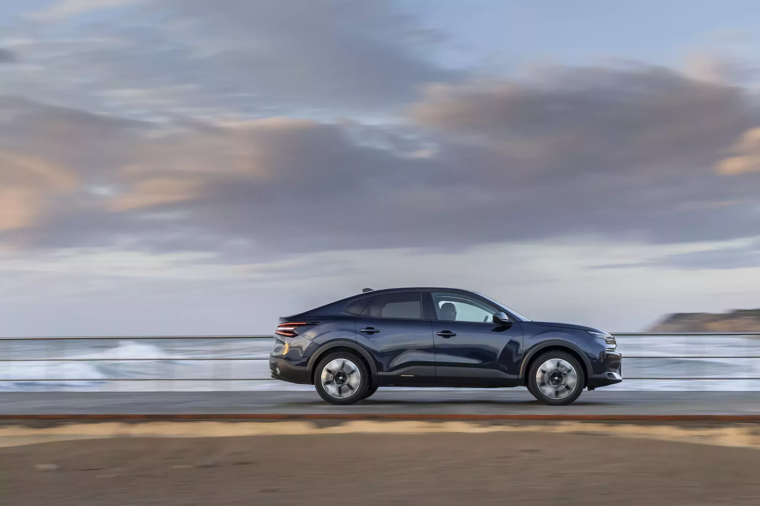 Citroen C4 X Eclipse Blue
