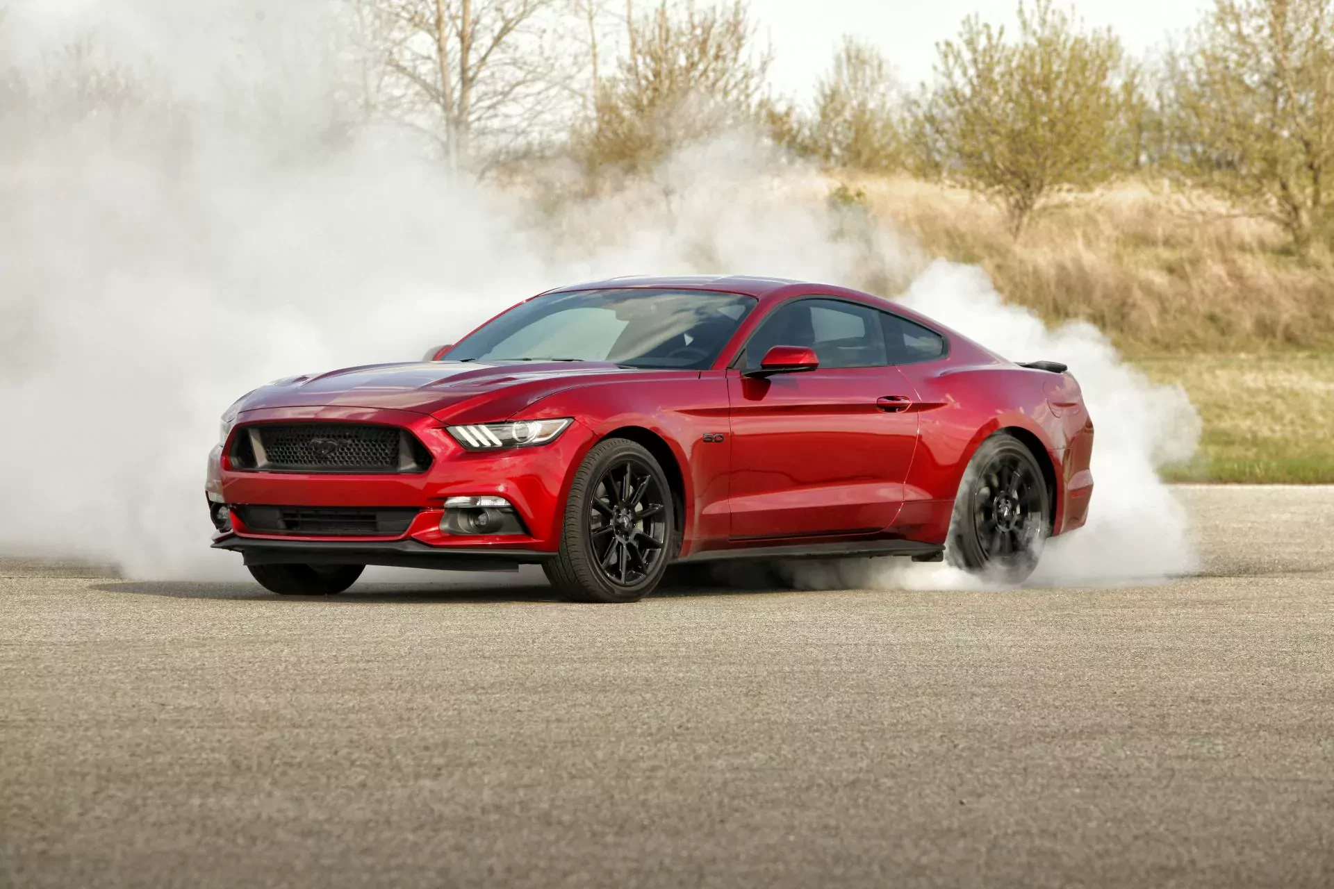 Rasowy Ford Mustang w cenie, która szokuje. Tak tanio jeszcze nie było – to duża niespodzianka