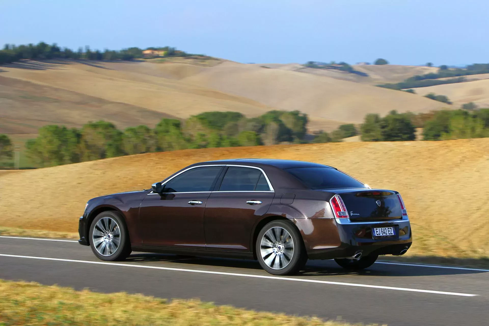 Lancia Thema limuzyna na każdą kieszeń moc ceny cena opinie oceny silnik