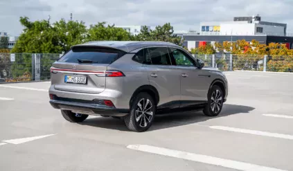MG HS PHEV Luxury dobry plan B dla SUV-ów Toyoty i Skody