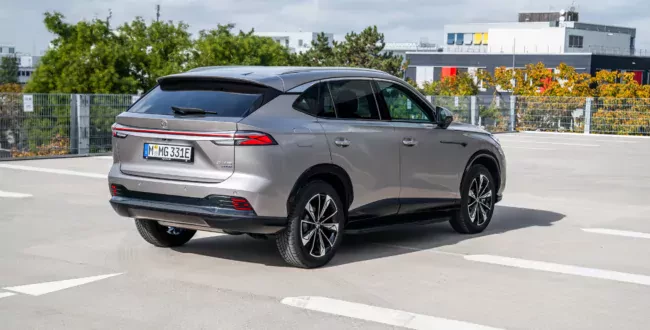 MG HS PHEV Luxury dobry plan B dla SUV-ów Toyoty i Skody