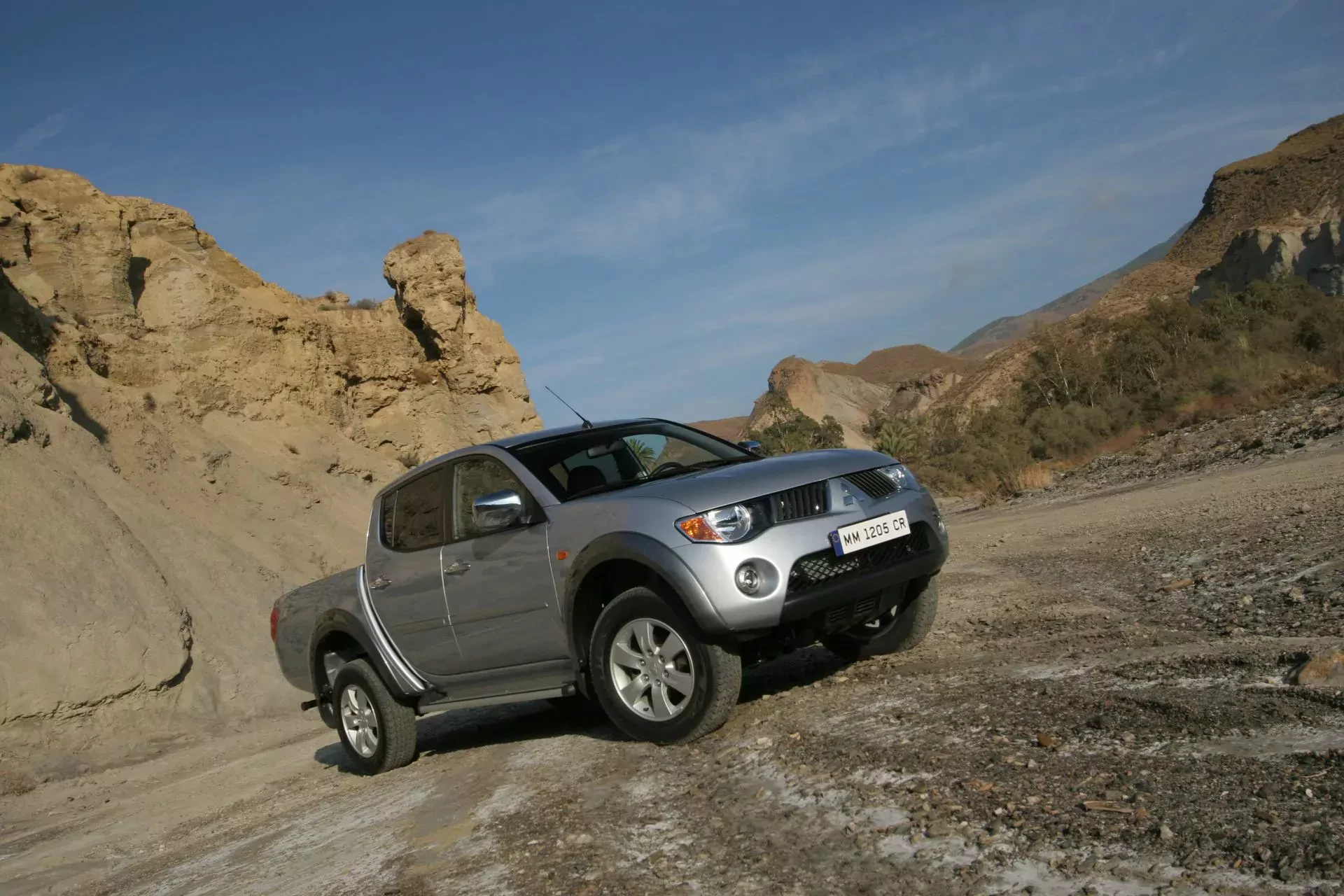 Mitsubishi L200 cena ceny używany napęd osiągi moc