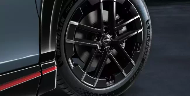 Nissan Ariya cena silnik moc elektryczny SUV zasięg opinie oceny