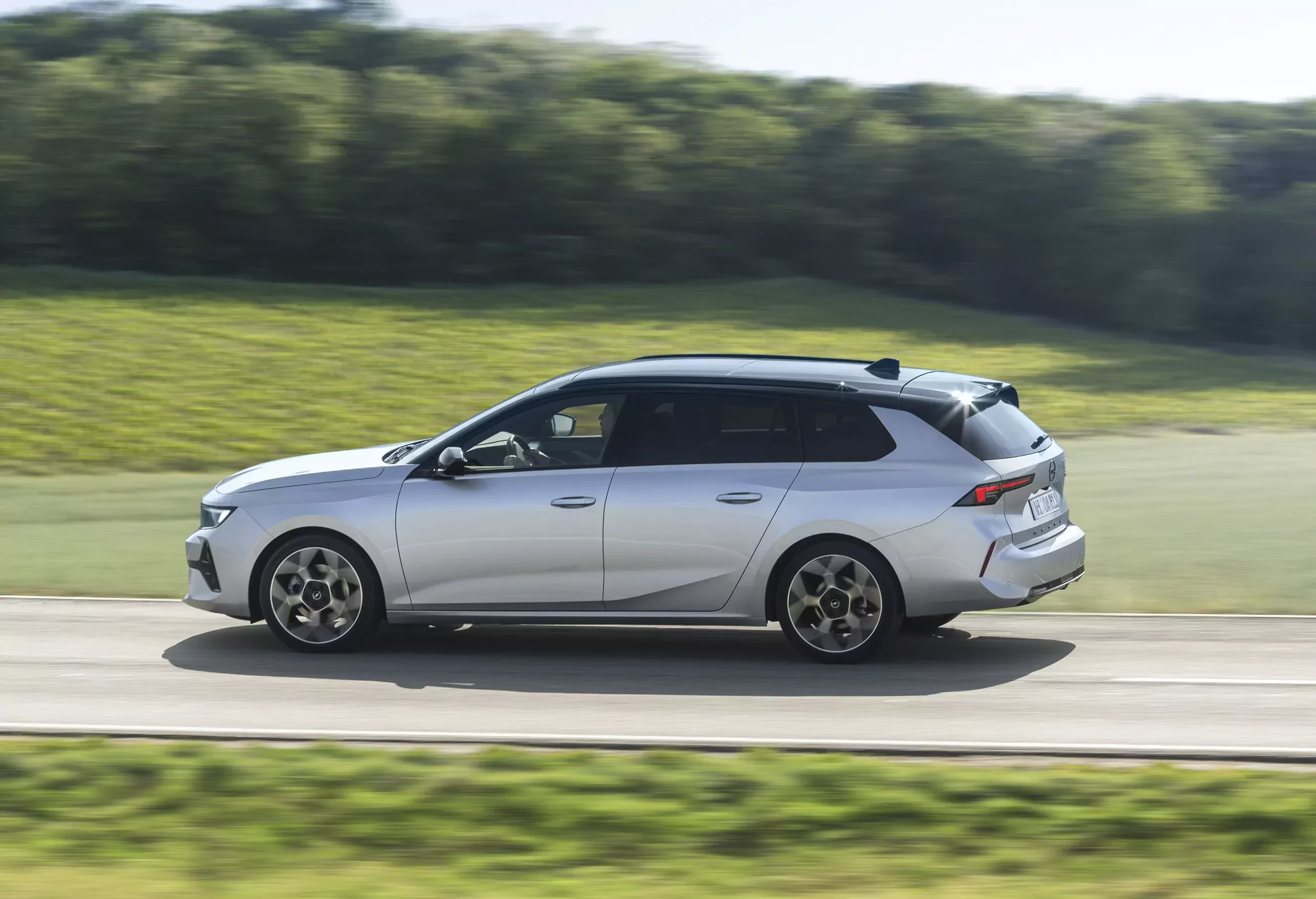 Opel Astra Sports Tourer plug-in hybrid