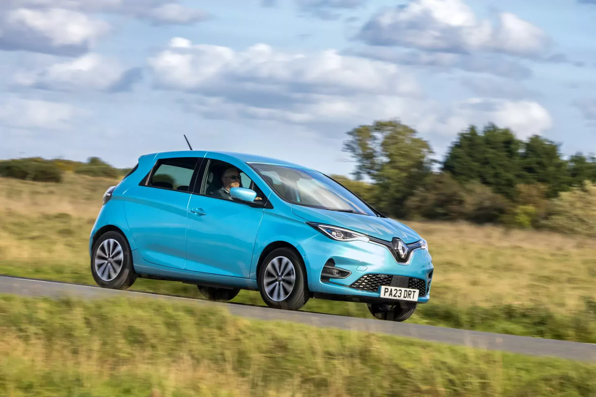 Renault Zoe silnik cena moc osiągi elektryczny zasięg opinie oceny ceny używane