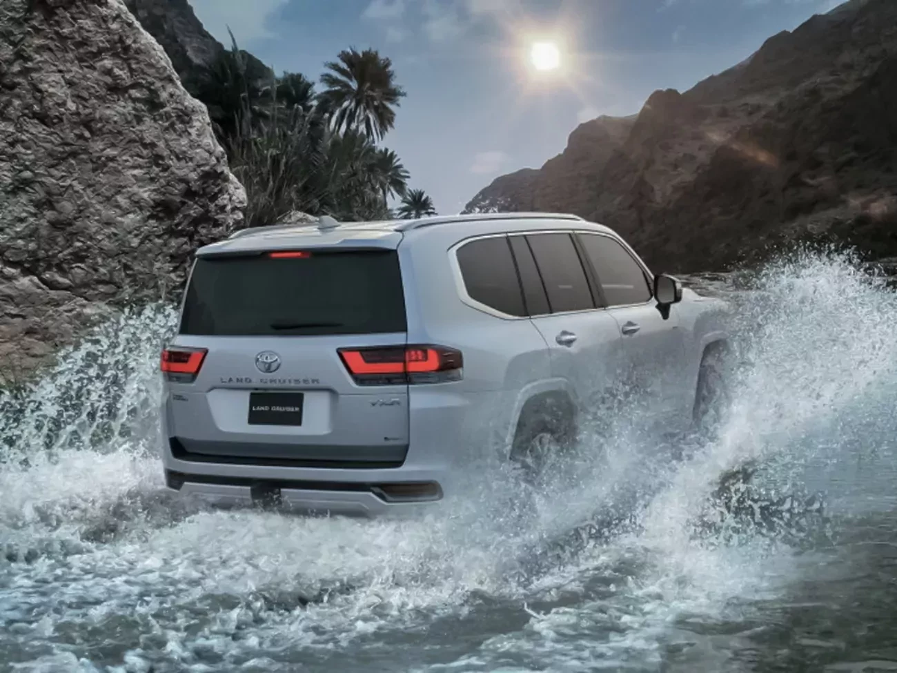 Toyota-Land-Cruiser-Hybrid_2025