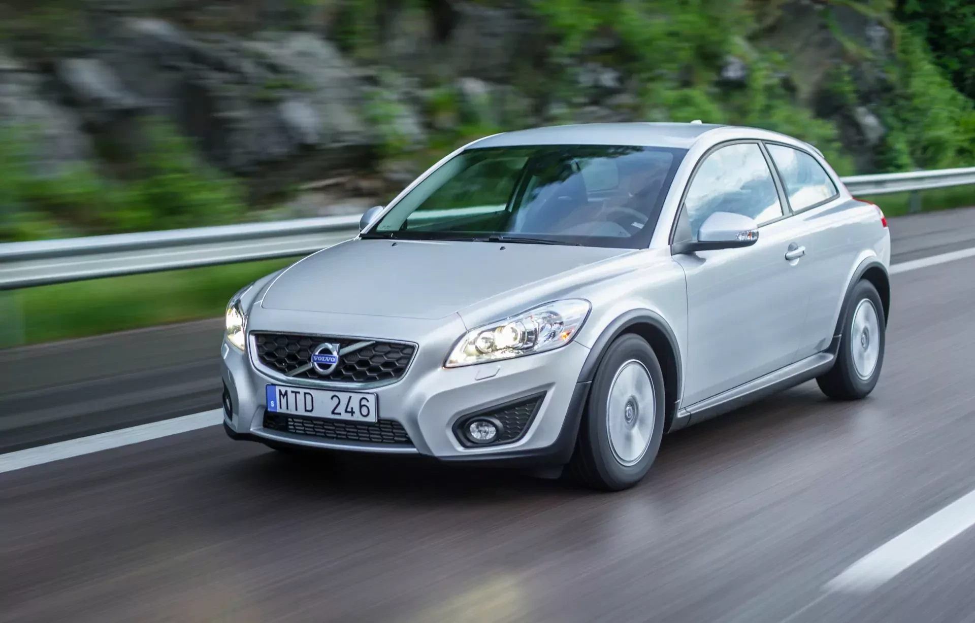 Volvo C30 cena silnik spalanie moc diesel benzyna ceny używane
