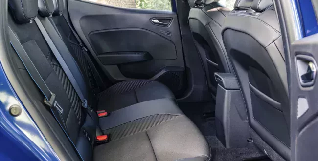 Model Renault cieszy się popularnością zarezerwowaną dla hybryd Toyoty