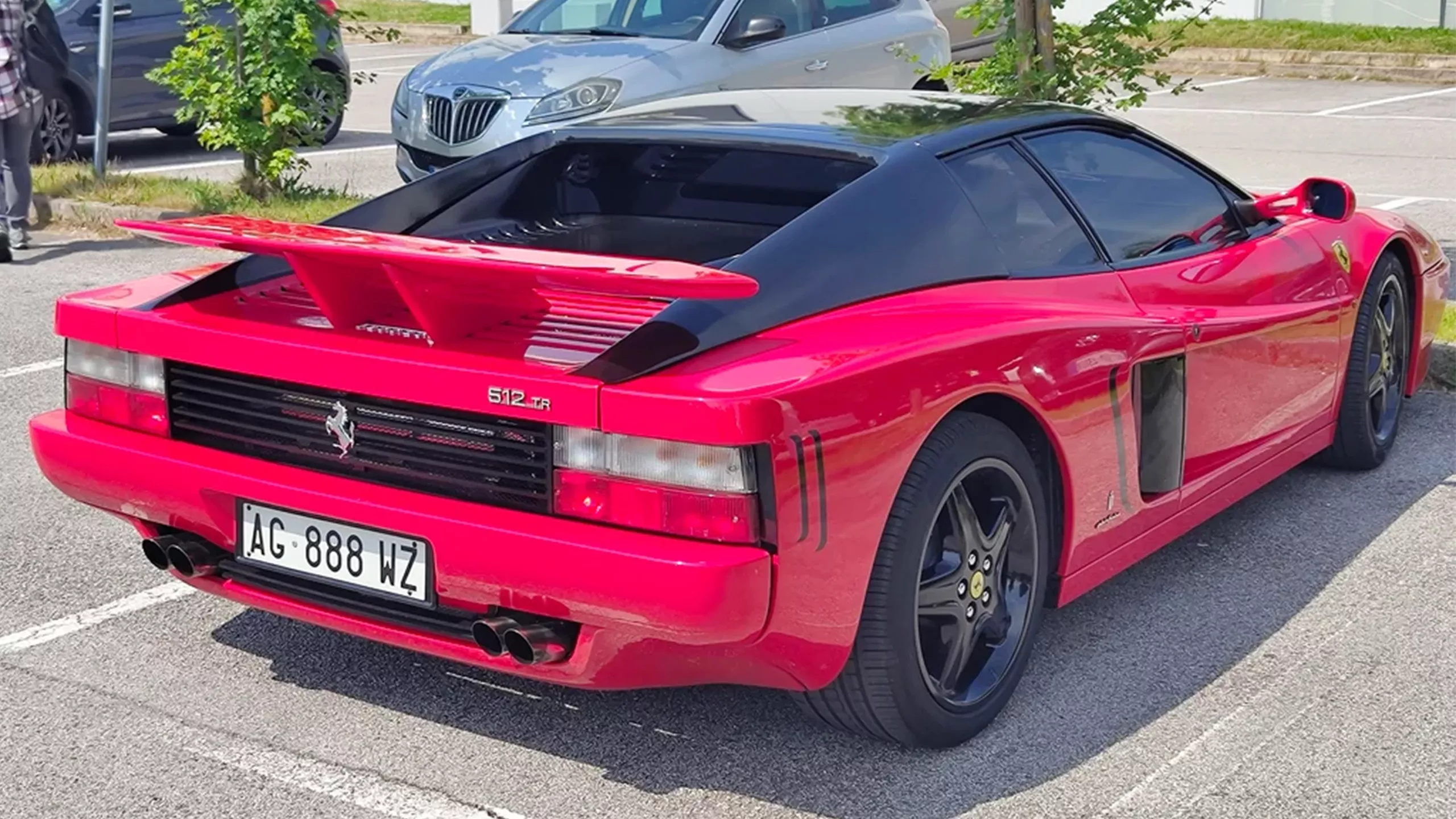 ferrari-512-tr-brzydal
